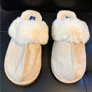 Arizona Jean Company Cream Plush Fur-Trim Slip-On Slippers, size 9-10 like New